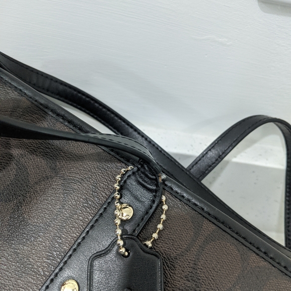 Coach Signature large zipper tote - Picture 5 of 8